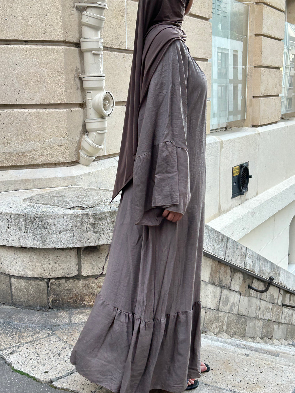Robe fluide à volant