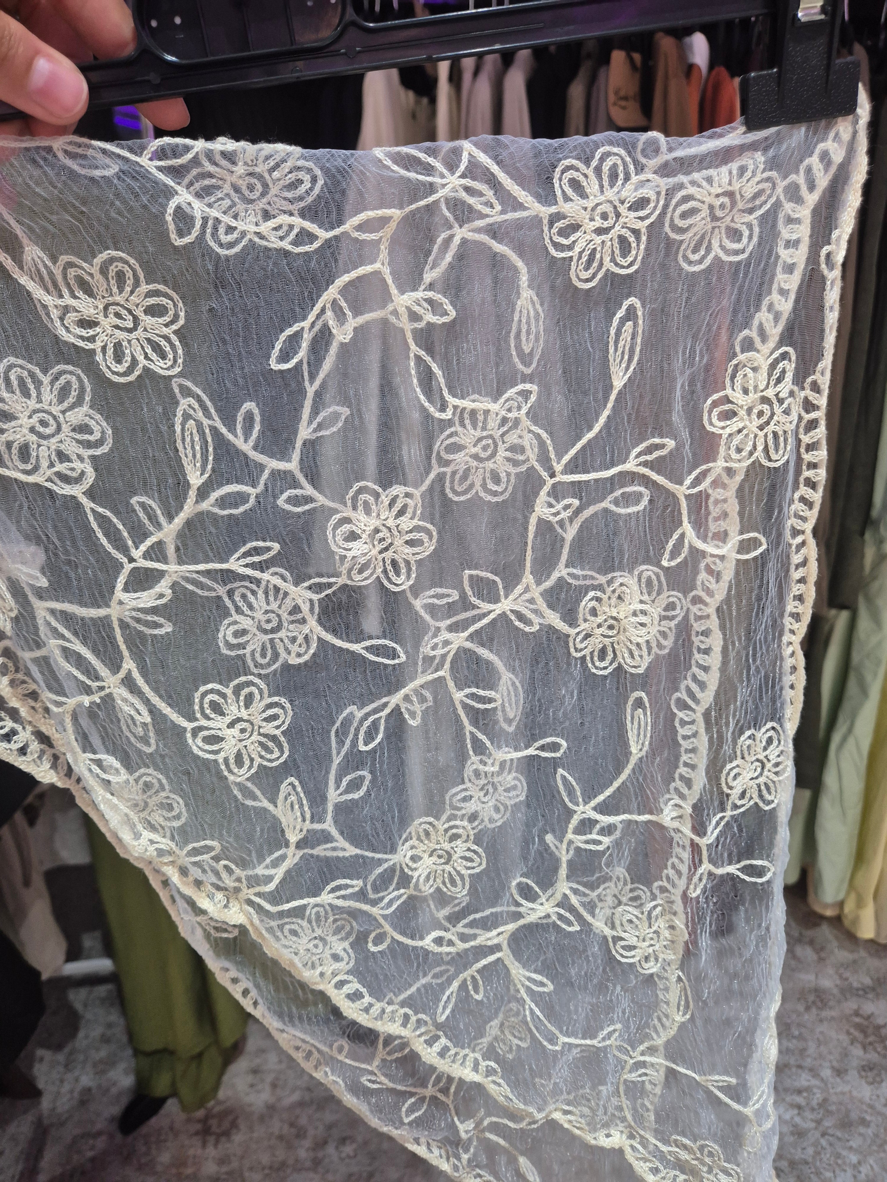 Foulard à dentelle