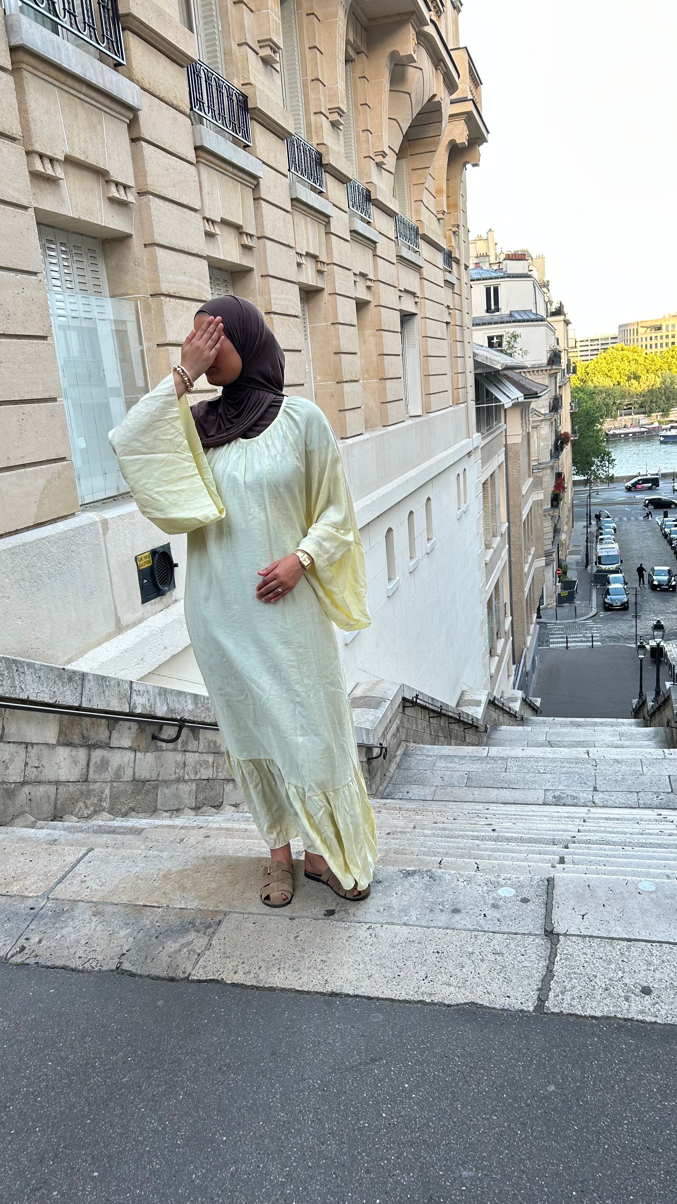 Robe fluide à volant